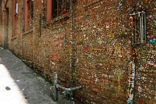 La pared de goma de mascar en Seattle