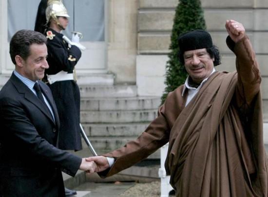 La cruda real politik diplomática y Gadafi solo hace 4 años