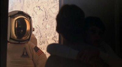 SUPER 8 DIFERENCIAS/SIMILITUDES ENTRE SPIELBERG Y ABRAMS