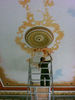 Un sagüero especialista en Conservación y Restauración de la Oficina del Historiador de la Ciudad de la Habana