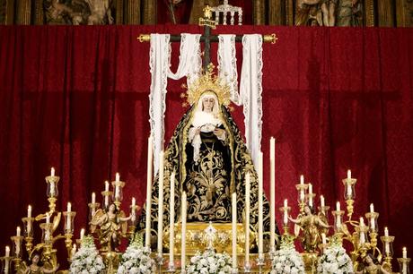 Un ratito de oración en San Lorenzo con la Soledad.