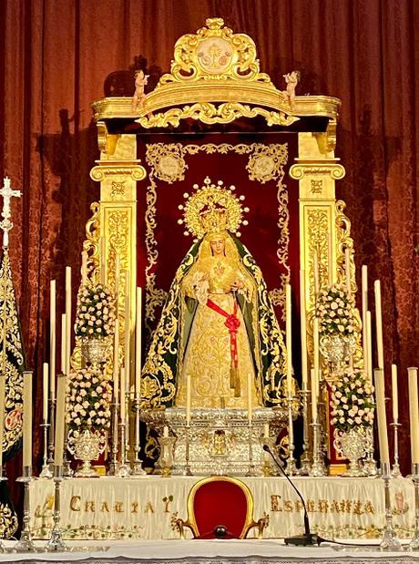 Un ratito de oración en San Roque.