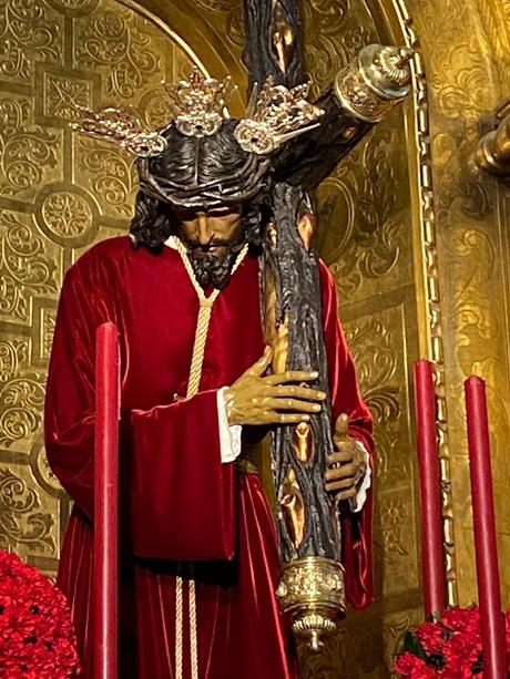 Un ratito de oración en San Roque.