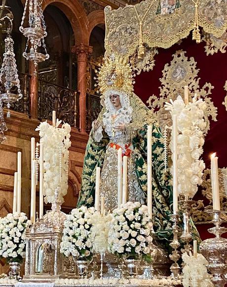 Un ratito de misa en la Macarena