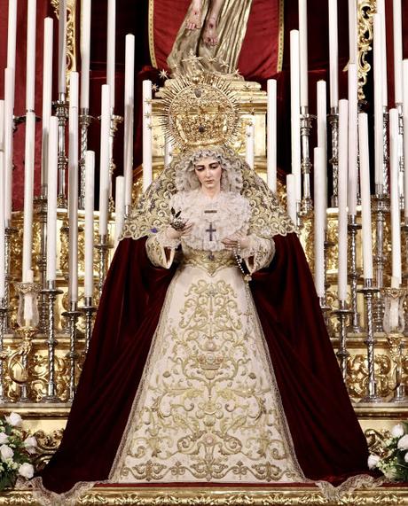 La Resurrección de Jesús. La Resurrección de Jesús.