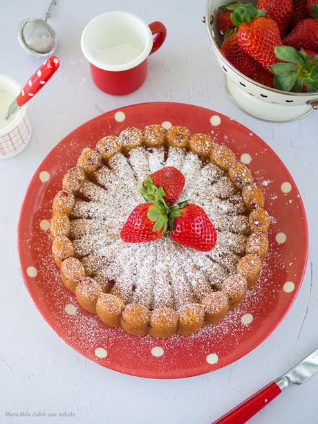 Bizcocho de queso y fresas Bizcocho de queso y fresas