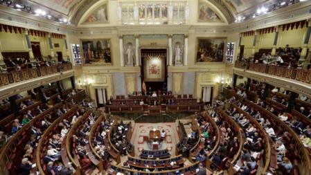 Los indecentes e inmerecidos privilegios de los políticos españoles Los indecentes e inmerecidos privilegios de los políticos españoles