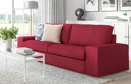 Decorar salones con sofás de colores fuertes o vivos