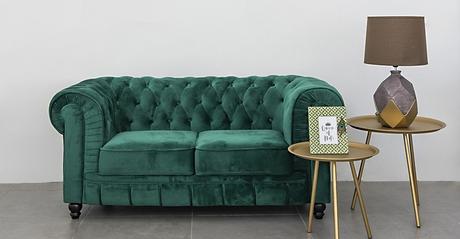 Decorar salones con sofás de colores fuertes o vivos