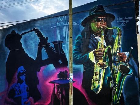 Realizan mural en honor al SAX en el barrio donde creció