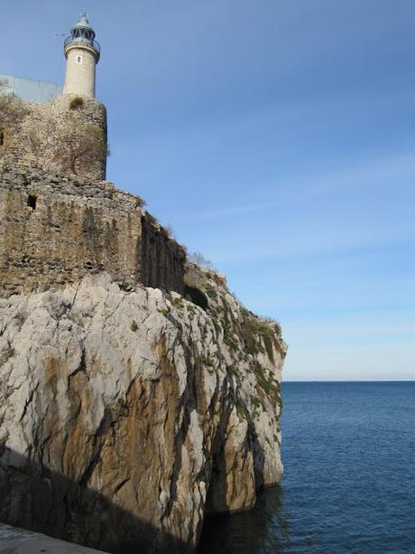 La villa marinera de Castro Urdiales La villa marinera de Castro Urdiales