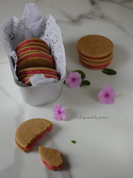 Galletas de gofio con crema de Tuno Indio Galletas de gofio con crema de Tuno Indio