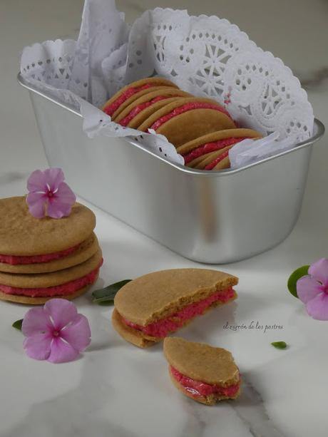 Galletas de gofio con crema de Tuno Indio Galletas de gofio con crema de Tuno Indio