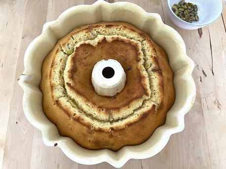 delikatissen healthy cake easy cake coffe cake bundt cake fácil bizcocho para el café bizcocho jugoso bizcocho con almendra y pistachos bizcocho casero bizcocho bundt cake bizcocho brunch high tea almond pistachio bundt cake  