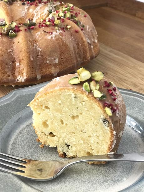delikatissen healthy cake easy cake coffe cake bundt cake fácil bizcocho para el café bizcocho jugoso bizcocho con almendra y pistachos bizcocho casero bizcocho bundt cake bizcocho brunch high tea almond pistachio bundt cake  