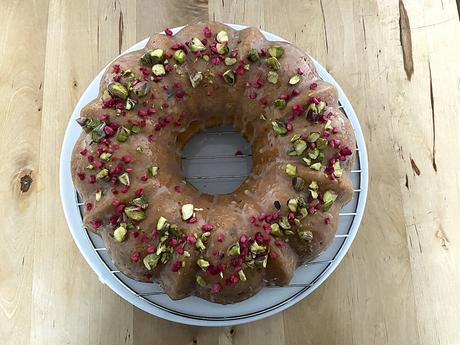 delikatissen healthy cake easy cake coffe cake bundt cake fácil bizcocho para el café bizcocho jugoso bizcocho con almendra y pistachos bizcocho casero bizcocho bundt cake bizcocho brunch high tea almond pistachio bundt cake  