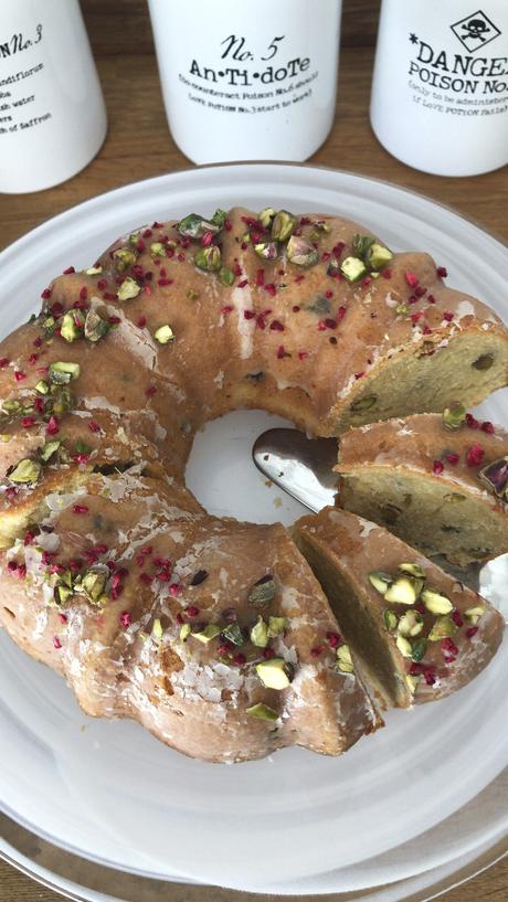 delikatissen healthy cake easy cake coffe cake bundt cake fácil bizcocho para el café bizcocho jugoso bizcocho con almendra y pistachos bizcocho casero bizcocho bundt cake bizcocho brunch high tea almond pistachio bundt cake  