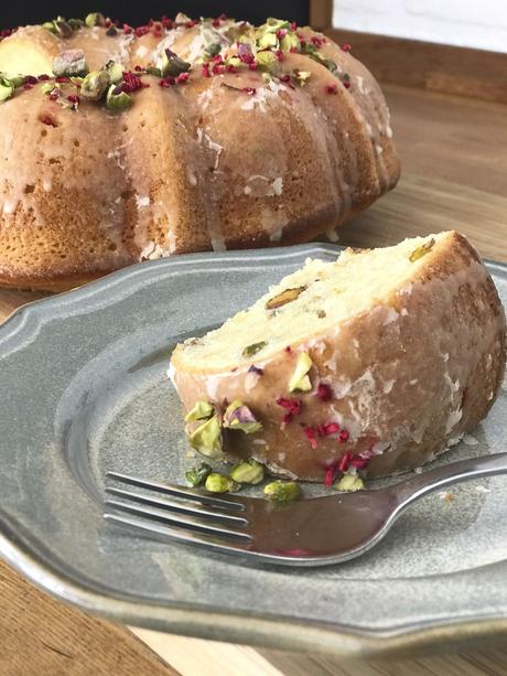 delikatissen healthy cake easy cake coffe cake bundt cake fácil bizcocho para el café bizcocho jugoso bizcocho con almendra y pistachos bizcocho casero bizcocho bundt cake bizcocho brunch high tea almond pistachio bundt cake  