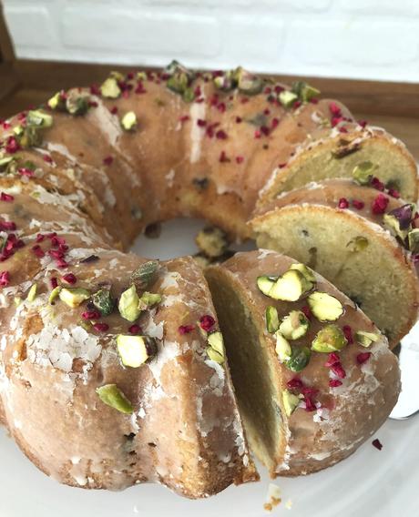 delikatissen healthy cake easy cake coffe cake bundt cake fácil bizcocho para el café bizcocho jugoso bizcocho con almendra y pistachos bizcocho casero bizcocho bundt cake bizcocho brunch high tea almond pistachio bundt cake  