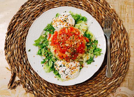 TARTAR DE BACALAO CON TOMATE Y AGUACATE