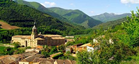 Entre Viñas y Monasterios, en Ruta por La Rioja Entre Viñas y Monasterios, en Ruta por La Rioja