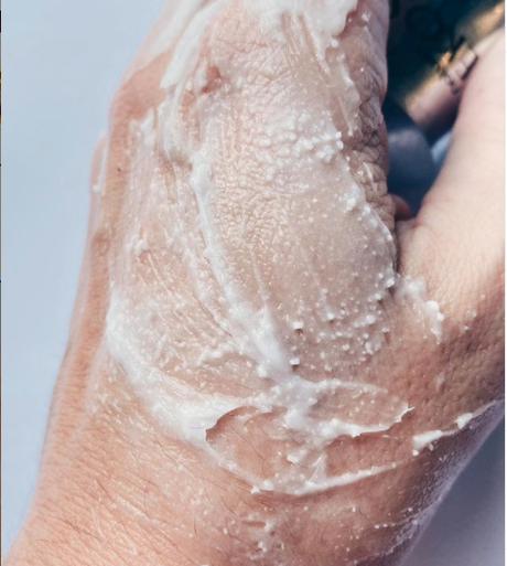 Exfoliación física segura y sin microplásticos. Exfoliación física segura y sin microplásticos.