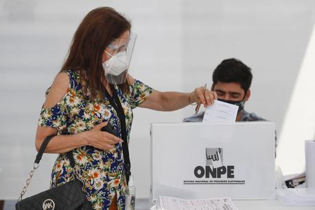 Hemos tenido un proceso electoral limpio, destaca presidente Sagasti