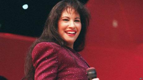 Netflix estrenó la segunda temporada de “Selena, la serie”: éxito, familia, amor y la antesala de su asesinato