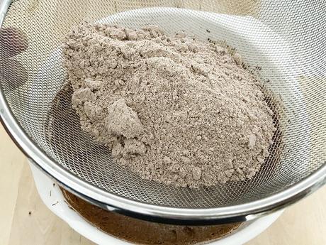 delikatissen traditional danish cake tarta de chocolate tarta brownie bizcocho de chocolate y coco postre para llevar a merienda barbacoa postre nórdico postre escandinavo postre de chocolate y coco postre danés tradicional postre danés danish cake coconout cake chocolate cake brownie chocolate bizcocho de chocolate negro  