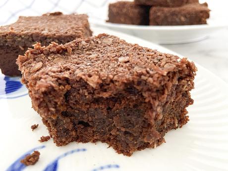 delikatissen traditional danish cake tarta de chocolate tarta brownie bizcocho de chocolate y coco postre para llevar a merienda barbacoa postre nórdico postre escandinavo postre de chocolate y coco postre danés tradicional postre danés danish cake coconout cake chocolate cake brownie chocolate bizcocho de chocolate negro  