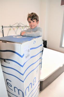 Durmiendo a pierna suelta con Emma Durmiendo a pierna suelta con Emma