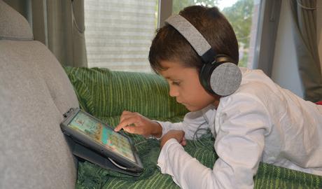 Screen Pollution, la campaña que promueve el uso responsable de pantallas.