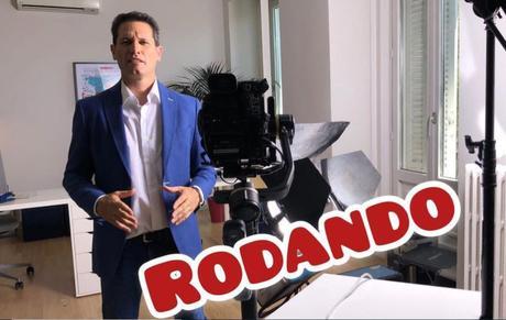 Además de trabajar como autónomo en una agencia o de... Además de trabajar como autónomo en una agencia o de...