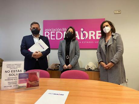 Fundación El Mosca hace una importante donación de pañales a la Asociación REDMADRE