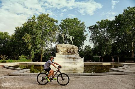 En bicicleta o a caballo - Fotografía