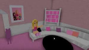 Check out barbie dreamhouse adventures. Robox De Barbie Barbie Life In The Dreamhouse Roblox Roblox Vida De Roleplay As Your Favorite Barbie Character And Spend Your Time Visiting The City Pool