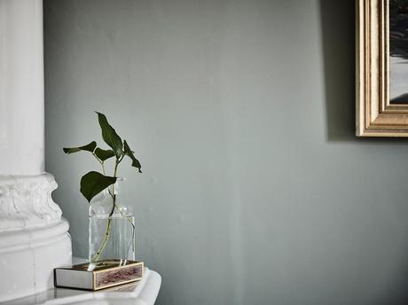 delikatissen wallpaper walk-in closet design walk in closet papel de pared floral papel de pared klädkammare estilo escandinavo dormitorio nórdico dormitorio escandinavo diseño vestidor diseño dormitorios con vestidor decoración walkin closet decoración vestidor decoración interiores consejos vestidores armario nórdico  