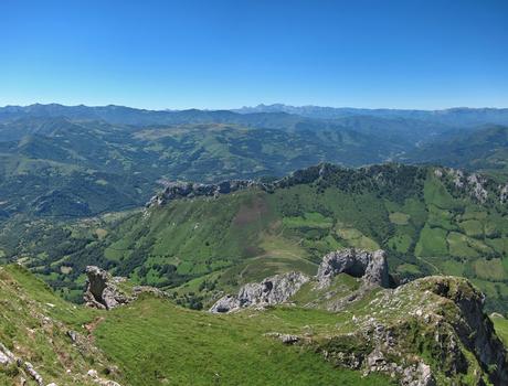 Peña Mea desde Campa Felguera