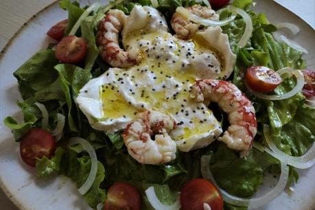 Ensalada de gambas en escabeche y burrata