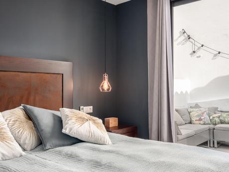 delikatissen viviendas en la costa del sol vivienda de vacaciones vigas en el techo vacation house summer house scandinavian style scandi en la costa del sol Málaga ladrillo visto estilo nórdico Málaga estilo escandinavo distribución abierta casas casco antiguo Estepona beach house apartamento en la playa  