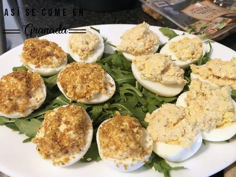 Huevos crujientes rellenos de pollo