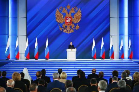 Putin advierte que Rusia tendrá respuesta “rápida y dura” para sus enemigos