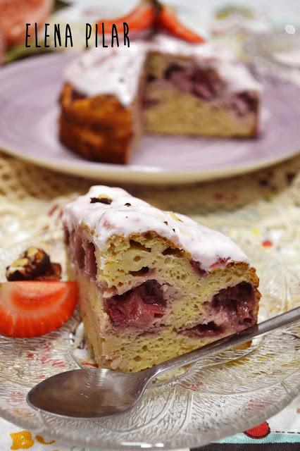 Pastel de fresas y yogur griego, sin azúcar ni edulcorantes