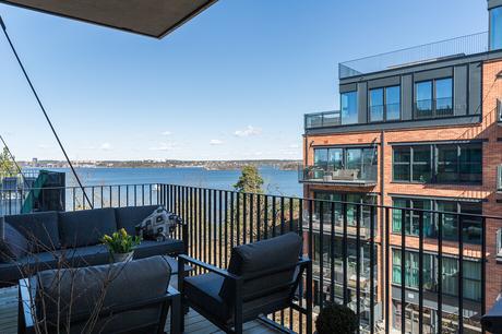 delikatissen white decor tiny apartment decor techos altos scandinavian decor nordic style iluminación nórdica grandes ventanales estilo nórdico decoración luminosa decoración escandinava bright decor big windows scandinavia  