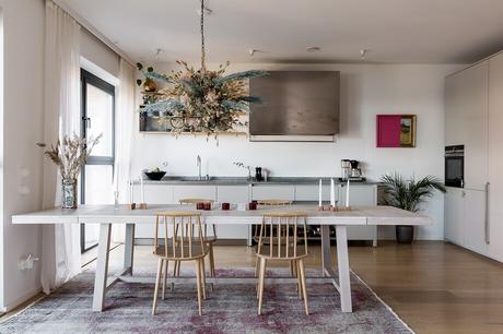 delikatissen white decor tiny apartment decor techos altos scandinavian decor nordic style iluminación nórdica grandes ventanales estilo nórdico decoración luminosa decoración escandinava bright decor big windows scandinavia  