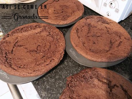 Layer cake de fresas con nata sin gluten ni lactosa