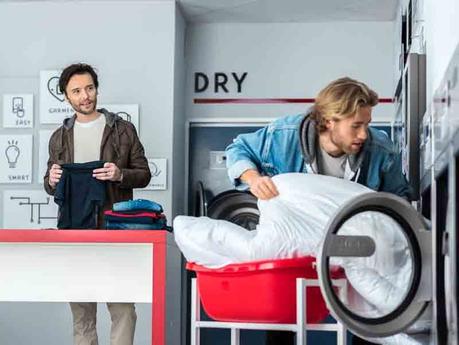 La ubicación o la gestión remota del negocio son factores clave para abrir una lavandería autoservicio