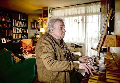 Montserrat Torrent nunca dejó de tocar el órgano: ‘Me han convertido en un mito’.