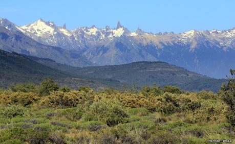 Aeropuerto de Bariloche y río Ñirihuau Aeropuerto de Bariloche y río Ñirihuau