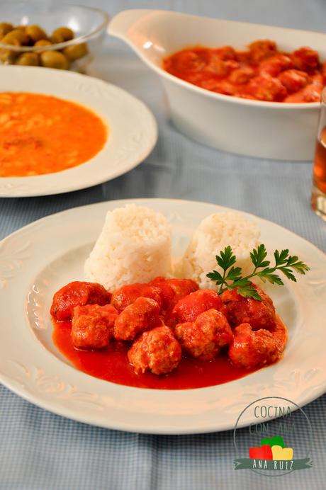 POTAJE DE JUDIAS Y ALBONDIGAS CON GUARNICIÓN DE ARROZ BLANCO (PLATO DOBLE CON THERMOMIX) POTAJE DE JUDIAS Y ALBONDIGAS CON GUARNICIÓN DE ARROZ BLANCO (PLATO DOBLE CON THERMOMIX)